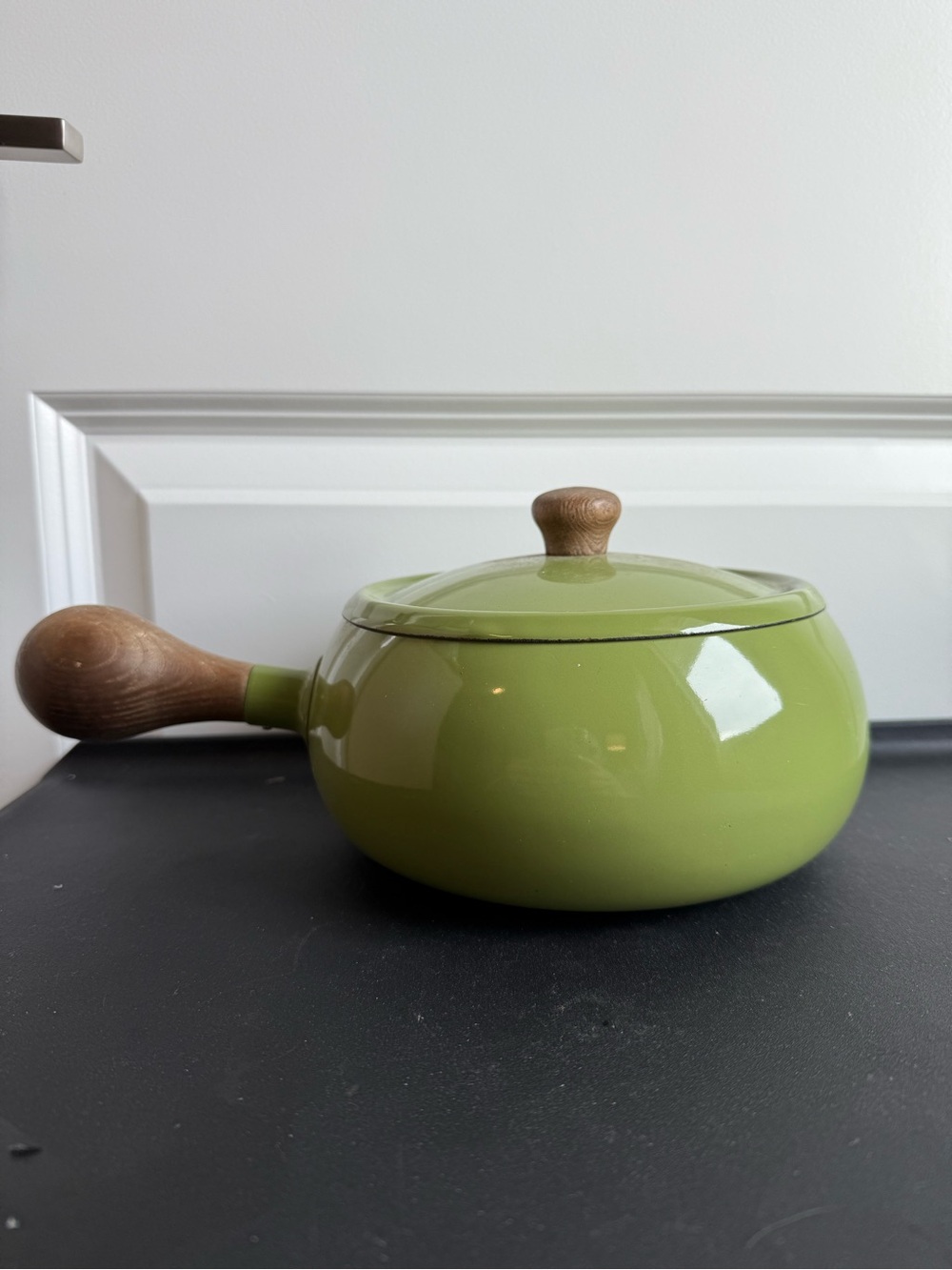 Vintage Mid-century modern avocado green fondue pot
